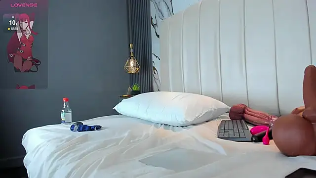 EvaMillins online show from 7, 11, 2025