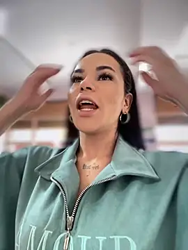 Naatalia online show from 31, 10, 2025