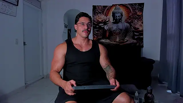 Snapshot of Valentino_Dosantos_ chatting on 4, 11, 2025 Valentino Dosantos online show from 4, 11, 2025