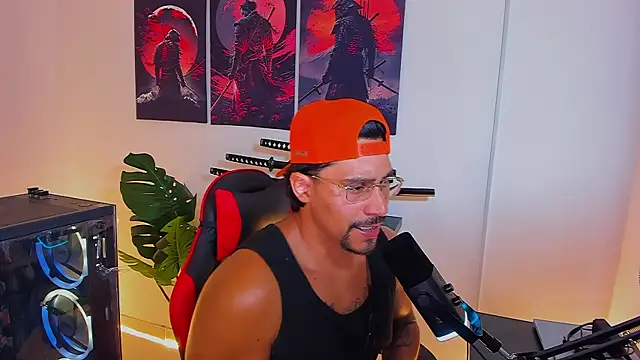 Snapshot of Valentino_Dosantos_ chatting on 8, 7, 2026 Valentino Dosantos online show from 8, 7, 2026
