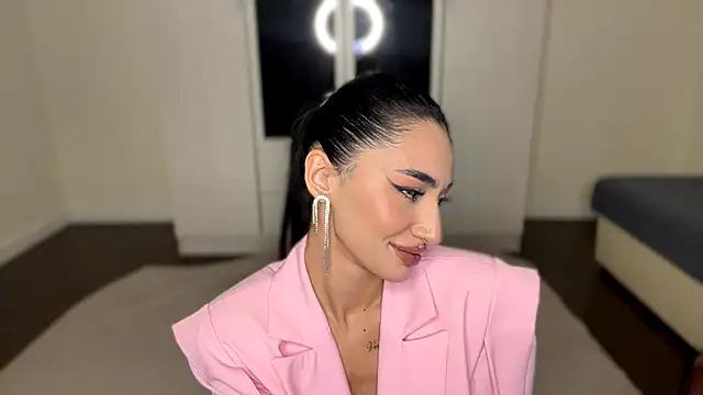 Snapshot of alissadreams chatting on 11, 10, 2025 alissadreams online show from 11, 10, 2025