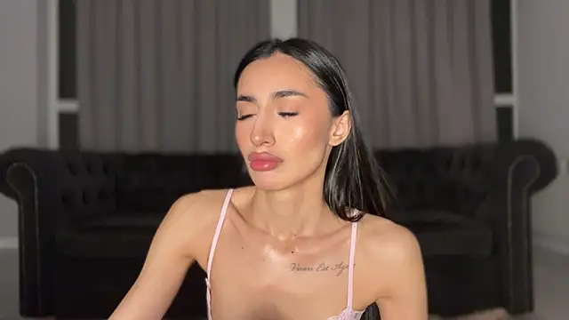 Snapshot of alissadreams chatting on 28, 11, 2025 alissadreams online show from 28, 11, 2025