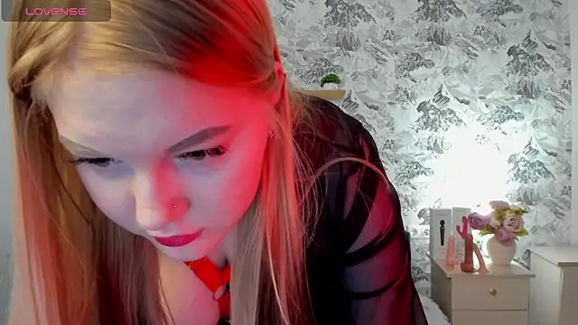 Snapshot of DonnaSmith chatting on 8, 3, 2025 DonnaSmith online show from 8, 3, 2025