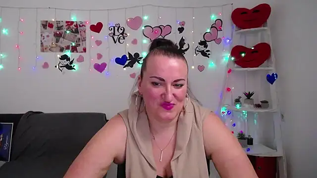 DianaMGG online show from 6, 3, 2025