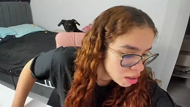 Greciaruiz  online show from 5, 10, 2025