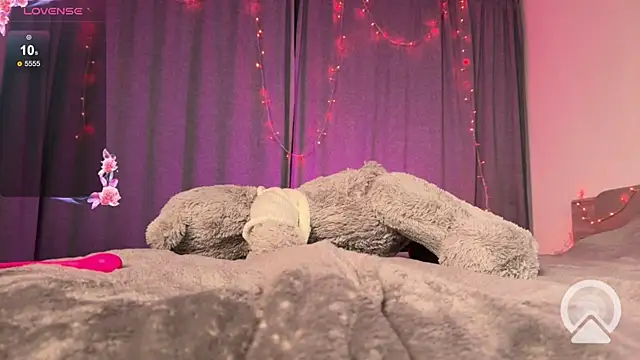 Ellise-Sugar online show from 2, 3, 2025