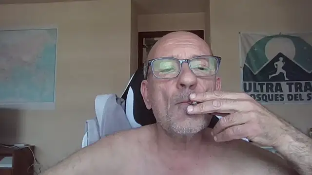Snapshot of llopaco chatting on 23, 4, 2026 llopaco online show from 23, 4, 2026
