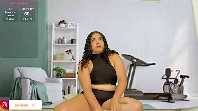 Snapshot of _Ashley_33 chatting on 18, 10, 2025 Ashley 33 online show from 18, 10, 2025