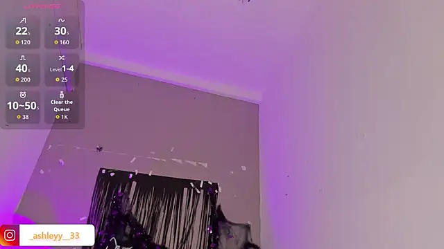 Snapshot of _Ashley_33 chatting on 22, 10, 2025 Ashley 33 online show from 22, 10, 2025