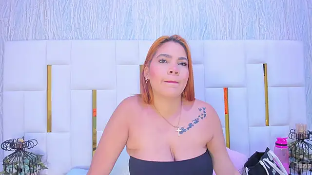 hillary uckerman  online show from 21, 12, 2025