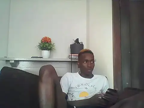 Snapshot of MpVitaminD chatting on 8, 10, 2025 MpVitaminD online show from 8, 10, 2025