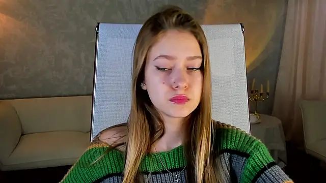 Snapshot of EveMundie chatting on 21, 3, 2025 EveMundie online show from 21, 3, 2025