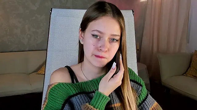 Snapshot of EveMundie chatting on 21, 3, 2025 EveMundie online show from 21, 3, 2025