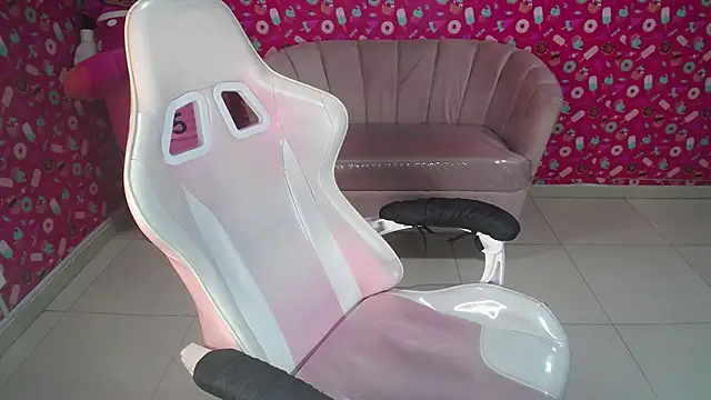 danatella a online show from 24, 2, 2025