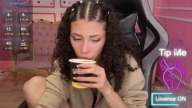 danatella a online show from 19, 11, 2025