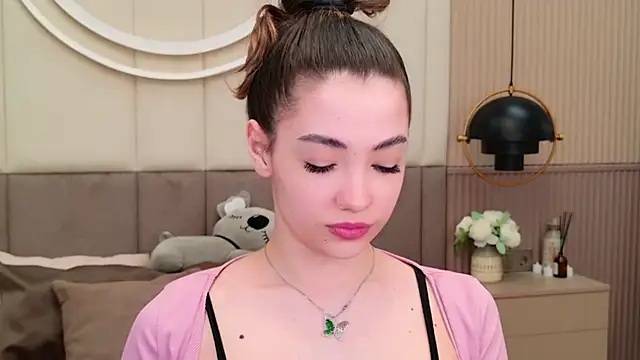 Alice Deleon online show from 28, 2, 2025