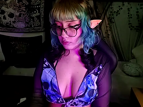 Snapshot of blue_katt chatting on 4, 10, 2025 blue katt online show from 4, 10, 2025