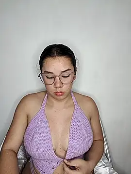 Snapshot of EmmaSulivan chatting on 9, 3, 2025 EmmaSulivan online show from 9, 3, 2025