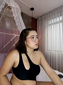Snapshot of EmmaSulivan chatting on 15, 3, 2025 EmmaSulivan online show from 15, 3, 2025