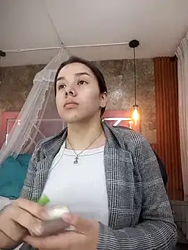 Snapshot of EmmaSulivan chatting on 1, 10, 2025 EmmaSulivan online show from 1, 10, 2025