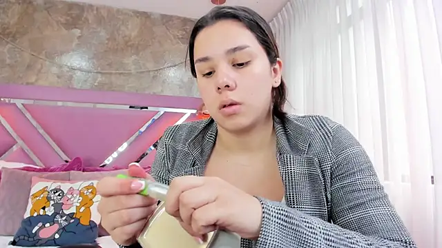 EmmaSulivan online show from 13, 11, 2025