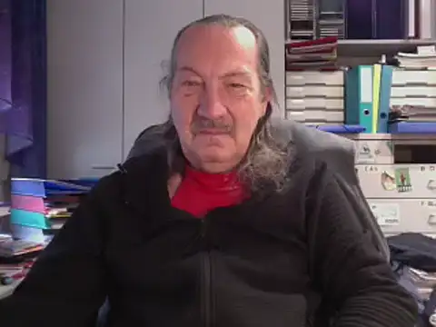 HMStraps01 online show from 10, 12, 2024