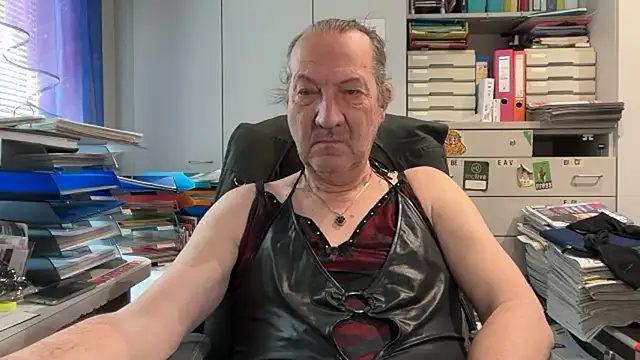 HMStraps01 online show from 20, 4, 2026