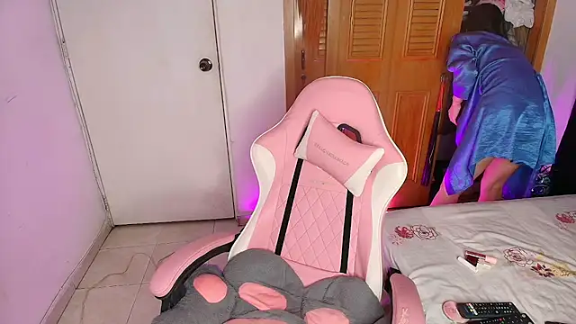 Peach Rose  online show from 27, 11, 2025