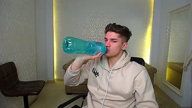 MaxKaiden online show from 9, 2, 2026