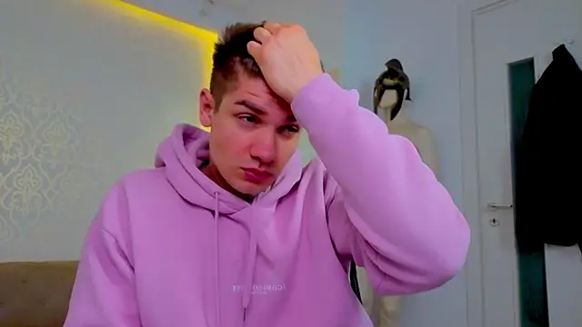 MaxKaiden online show from 22, 5, 2026