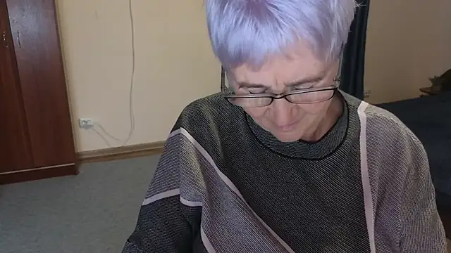 Sandra Snowflake online show from 6, 11, 2025