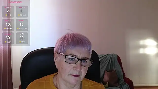 Snapshot of Sandra_Snowflake chatting on 2, 2, 2026 Sandra Snowflake online show from 2, 2, 2026