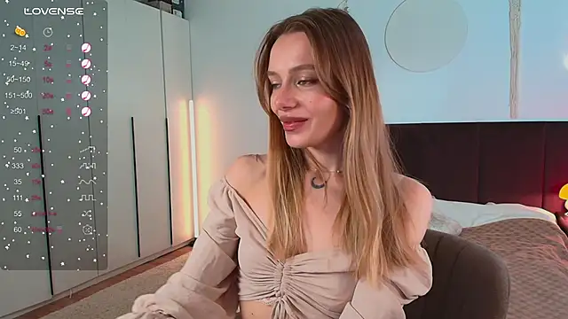 LunaticaBae online show from 19, 10, 2025