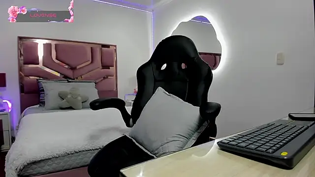 Snapshot of MollyCraft chatting on 21, 2, 2025 MollyCraft online show from 21, 2, 2025