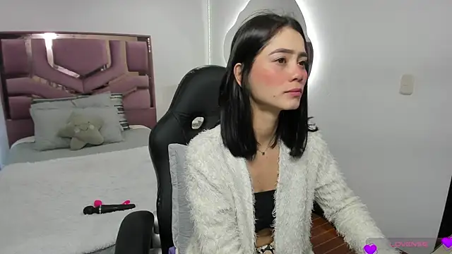 Snapshot of MollyCraft chatting on 7, 3, 2025 MollyCraft online show from 7, 3, 2025