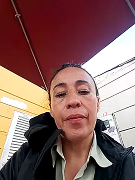 Snapshot of Coeur_de_luxure chatting on 18, 4, 2026 Coeur de luxure online show from 18, 4, 2026