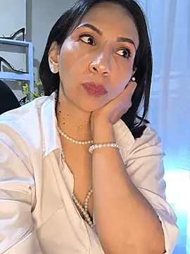Mrsvictoriaaa online show from 8, 6, 2026