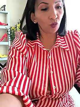 Mrsvictoriaaa online show from 11, 6, 2026