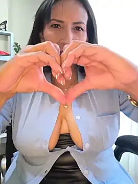 Mrsvictoriaaa online show from 12, 6, 2026