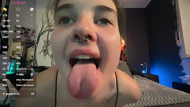 Snapshot of Bloody_Diamond chatting on 3, 10, 2025 Bloody Diamond online show from 3, 10, 2025