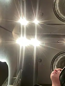 AlishaPrettyBlade online show from 19, 4, 2026