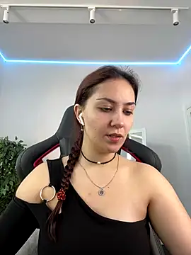 Snapshot of AshleySkott_ chatting on 10, 10, 2025 AshleySkott online show from 10, 10, 2025