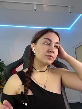 Snapshot of AshleySkott_ chatting on 12, 10, 2025 AshleySkott online show from 12, 10, 2025