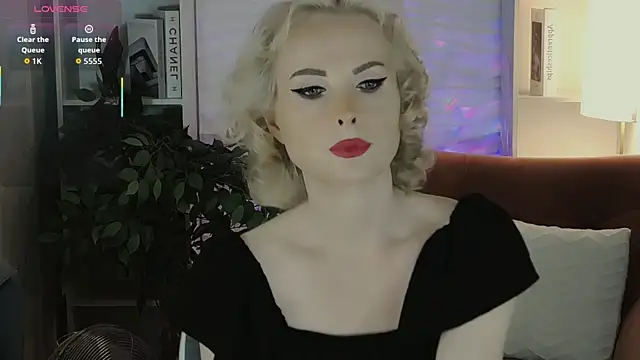 Snapshot of Sandra_Kind chatting on 11, 11, 2025 Sandra Kind online show from 11, 11, 2025