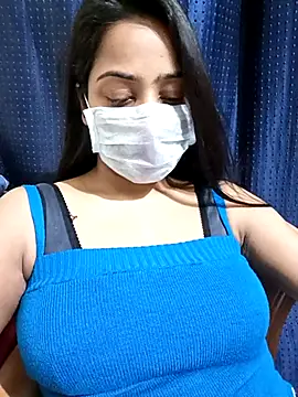 Snapshot of COZY_ROZI chatting on 4, 3, 2025 COZY ROZI online show from 4, 3, 2025