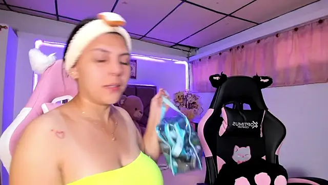 Cristal Smith20 online show from 27, 3, 2026