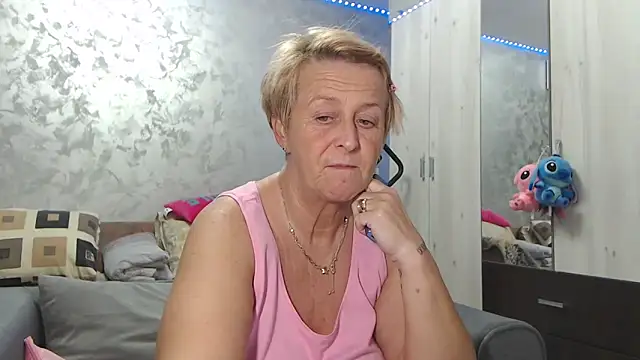 Snapshot of RosesandLillies chatting on 7, 5, 2026 RosesandLillies online show from 7, 5, 2026