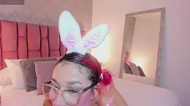 AbellaFox  online show from 18, 11, 2025