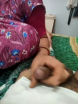 Snapshot of indian_couple4 chatting on 18, 5, 2026 indian couple4 online show from 18, 5, 2026