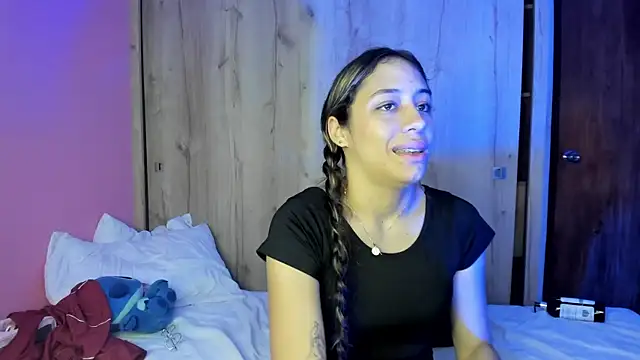 Snapshot of TANIA_06 chatting on 18, 4, 2026 TANIA 06 online show from 18, 4, 2026